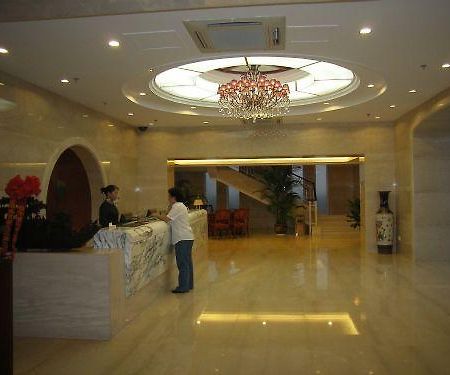 Dong Yuan Business Hotel Yantai Dalaman gambar